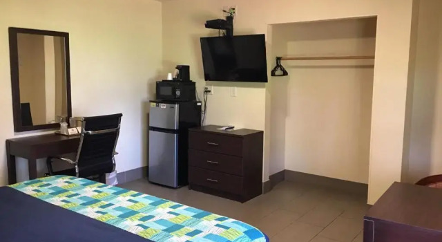 Четырёхместный номер Standard American Inn Punta Gorda