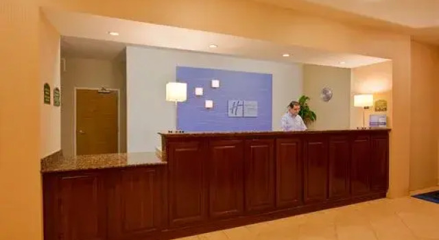 Holiday Inn Express & Suites Destin E - Commons Mall Area, 예약 호텔 데스틴 Emerald Coast