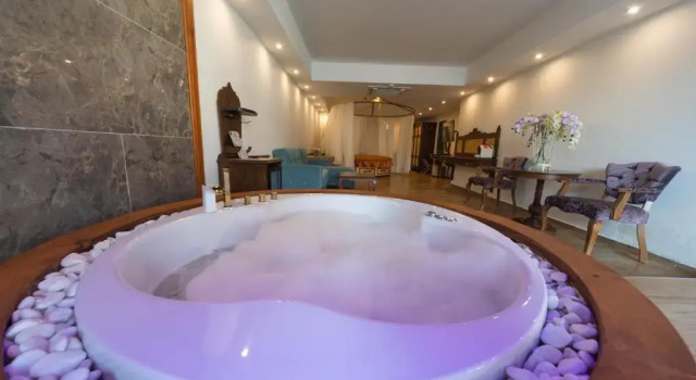 Люкс с видом на бассейн Elif Hanim Hotel & Spa