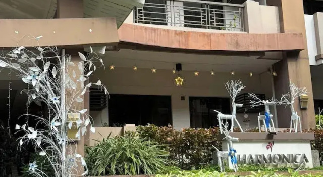 Alabang Condo by Lyre