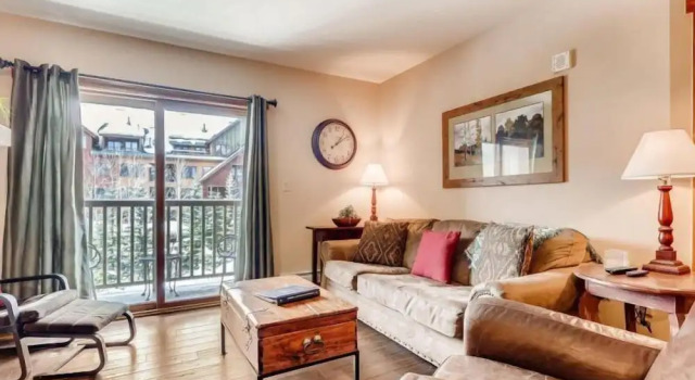 Luxury 1 Bedroom Mountain Condo in River Run Village With Expansive Mountain Views and Walking Distance to Ski Slopes, Book Lejlighed Keystone Roosevelt National Forest, nær Summit Express