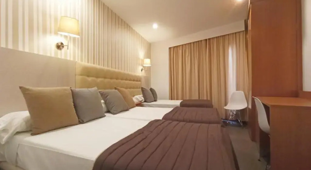Трёхместный номер Hotel Rambla Emérita, centro ciudad
