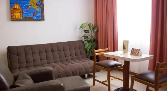 Полулюкс Hotel Enriquez