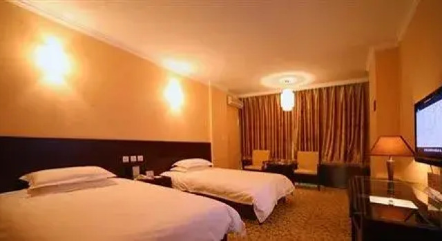 Pingliang Longdong Pearl Hotel (Gansu Medical College TiYu Park), Rezerwuj Hotel Hotele 3-gwiazdkowe w Pingliang, 3*