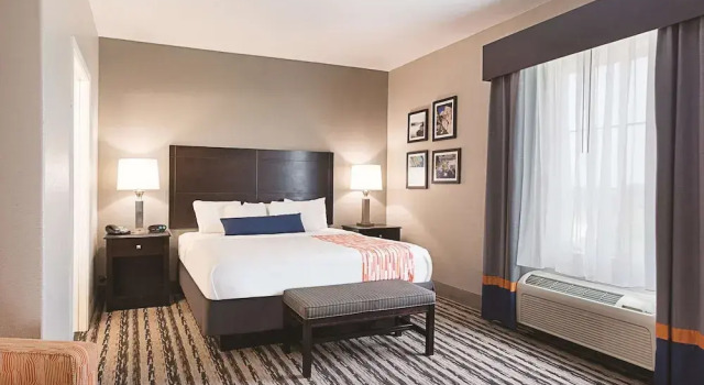 Двухместный люкс семейный Deluxe La Quinta by Wyndham San Antonio Northwest