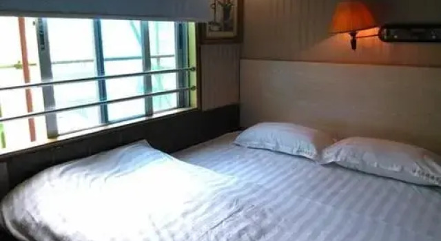 Small Xierdun Hotel, Book Hotel Mawei 