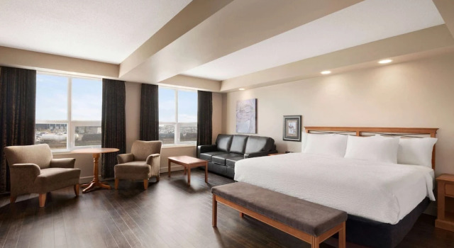 Двухместный номер Standard Royal Hotel Edmonton Airport Trademark Collection By Wyndham