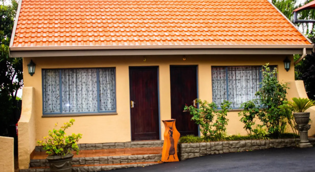 Orange Love Paradise Guest House, Boek Pension Kempton Park Gauteng