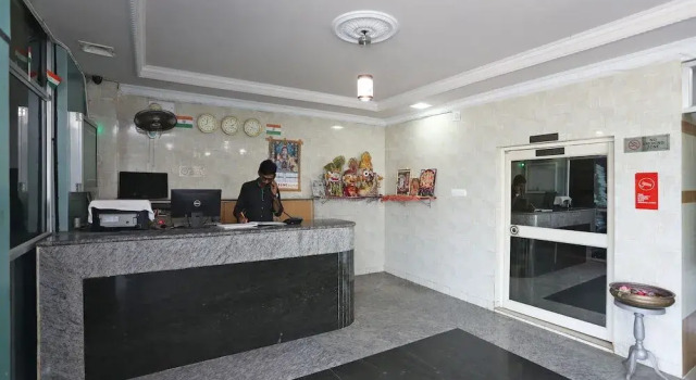 OYO 15915 Hotel Star Inn, Book Hotel Hotels in Puri with Parking, Parking