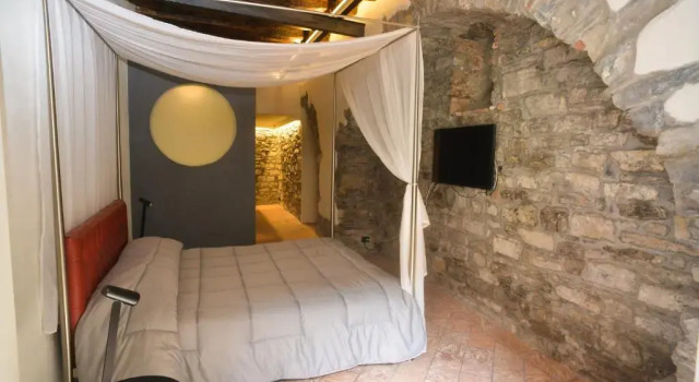 B&B La DARSENA, Забронировать Отель «постель и завтрак» Отели Комо с парковкой, рядом с Фуникулер Комо-Брунате, Парковка