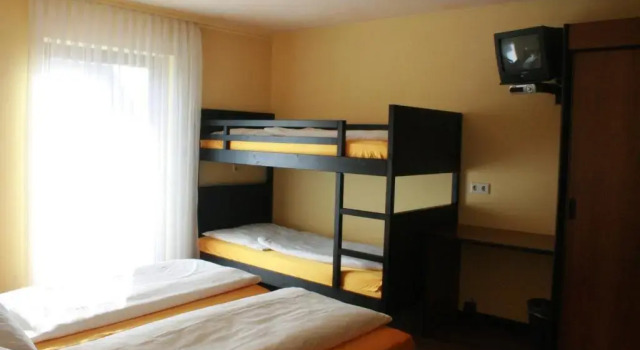 Четырёхместный номер Standard Hotel Rebstock