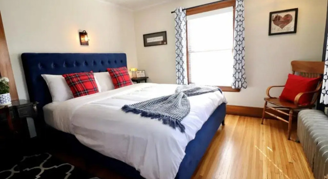 Люкс Deluxe The Butler House Bed & Breakfast