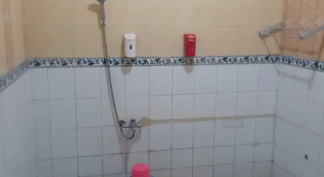 Deluxe Doppel Zimmer RedDoorz Syariah At Santana Stasiun Kepanjen