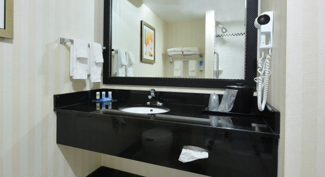 Четырёхместный номер Standard Fairfield Inn & Suites Wytheville