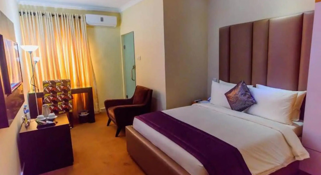 CribVille Hotel & Suites, Забронировать Отель Лекки Фаза 1 Ogoyo