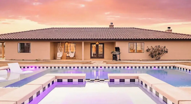 Коттедж Flora by Avantstay Modern & Private Desert Oasis on Large Grounds w/ Pool & Bocce Ball!