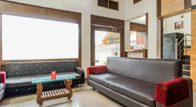 OYO 15569 Hotel Manorama Palace