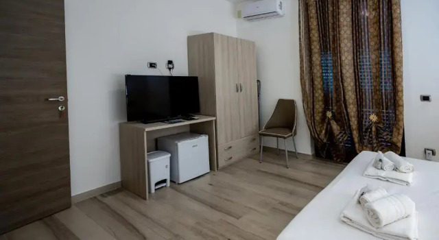 Standard Double room with balcony Astra B&B
