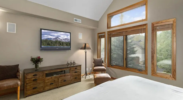 Deer Lake Village at Deer Valley Resort - Three Bedroom Condo with Loft and Hot Tub #2473 3 Condo, Varaa Lomakeskus Deer Valley 