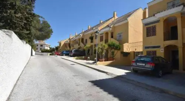 Beautiful beachside duplex apartment with amazing sea views
