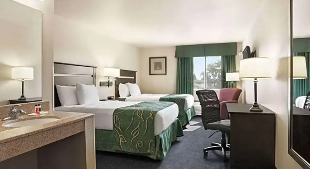 Номер Deluxe Travelodge by Wyndham McAlester