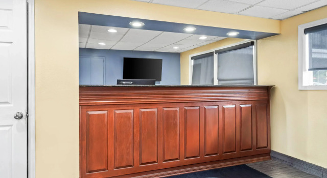 Days Inn Jacksonville NC, Varaa Mini-hotelli Jacksonville Pohjois-Carolina