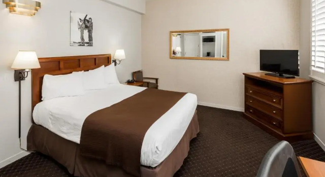 Двухместный номер Standard Lions Gate Hotel