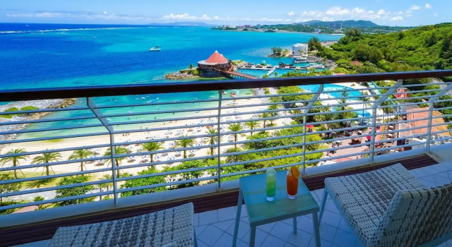 Номер Superior рядом с пляжем Renaissance Okinawa Resort