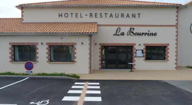 Hotel La Bourrine, Забронировать Отель Бурньёф-ан-Рес Земли Луары