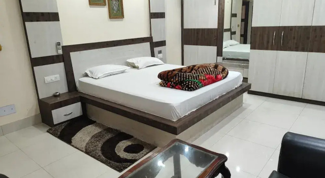 Deluxe Suite Hotel Shree Balajee By GRB