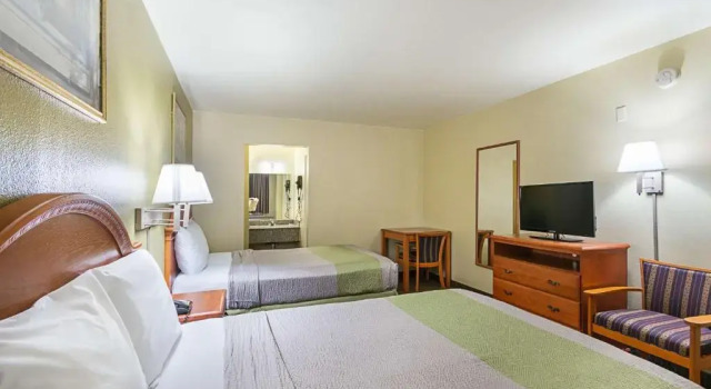 Четырёхместный номер Deluxe Motel 6-Livingston, TX