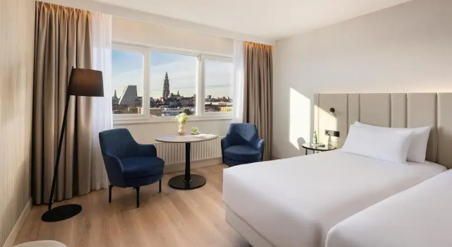Номер Superior NH Groningen Hotel