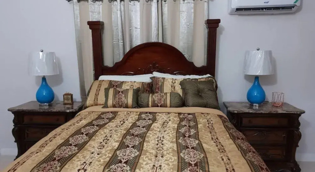 Apartment Sleeps 4 With En-suite Bathrooms