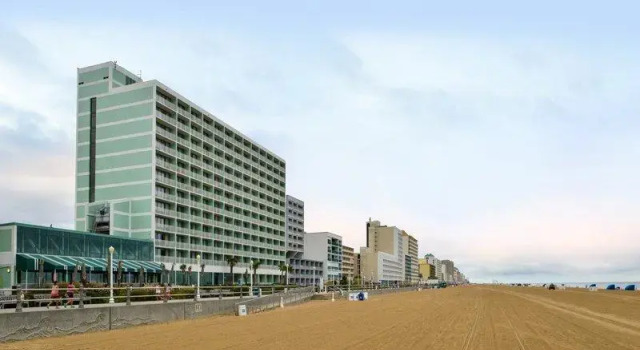 Кровать в общем номере Holiday Inn Va Beach-Oceanside 21st St by IHG