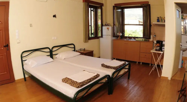 Nest Overlooking The Sea, Book Hotel Riglia 