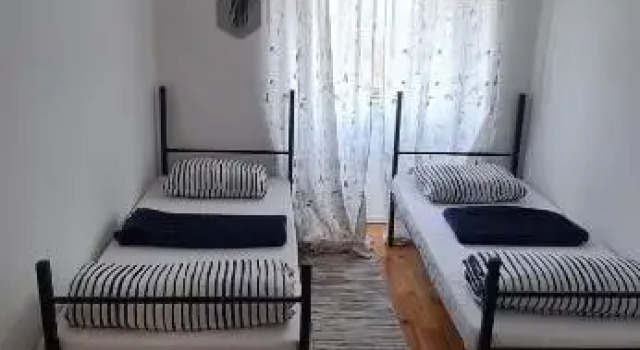 Auristelas Hostel, Забронировать Хостел Хостелы Лиссабона, рядом с Железнодорожный вокзал Санта-Аполония, Хостел