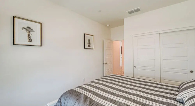 Коттедж Charming Bakersfield Home w/ Yard & Patio!