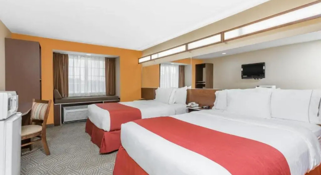 Четырёхместный номер Standard Microtel Inn and Suites by Wyndham Anderson SC