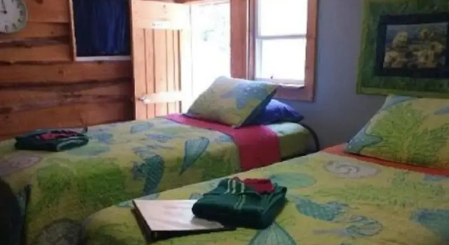 Nauti Otter Inn and Yurt Village, Book Hotel Billige hoteller i Alaska
