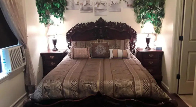 Коттедж Lions Gate Manor