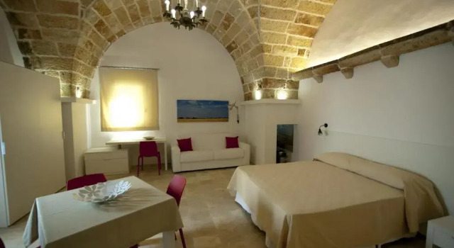 Suite 1 dormitor cu balcon TS Residence
