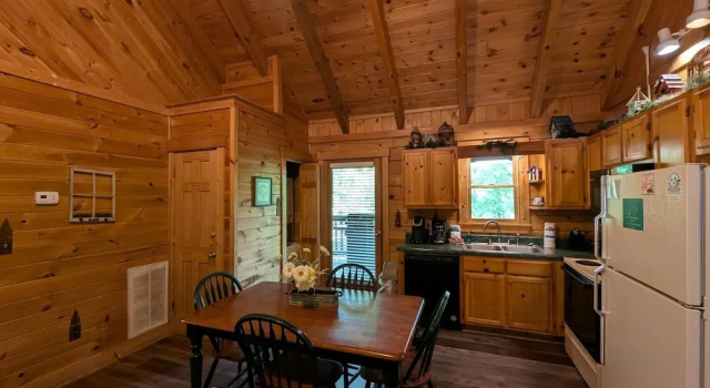 Номер Standard ER75 - Palmetto Place - Great location! close to all the action! cabin