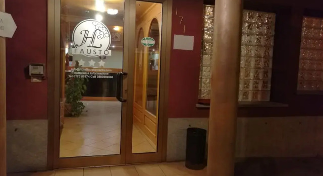 Hotel Fausto, Boek Hotel Manta Piemonte, in de buurt van Castello della Manta