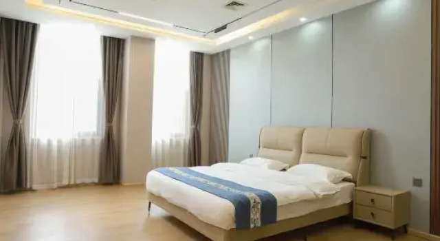 Yue Hotel, Rezerwuj Hotel Hotele w Qujing z parkingiem, Parking