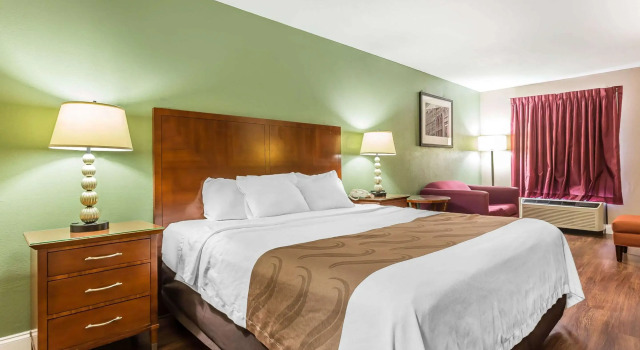 Двухместный номер Standard Quality Inn & Suites near Robins Air Force Base