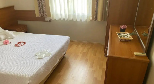 Felicity Hotel & Bungalows