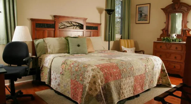 Seven Oaks Inn Bed and Breakfast, 预订 酒店 海波因特 北卡罗莱纳州