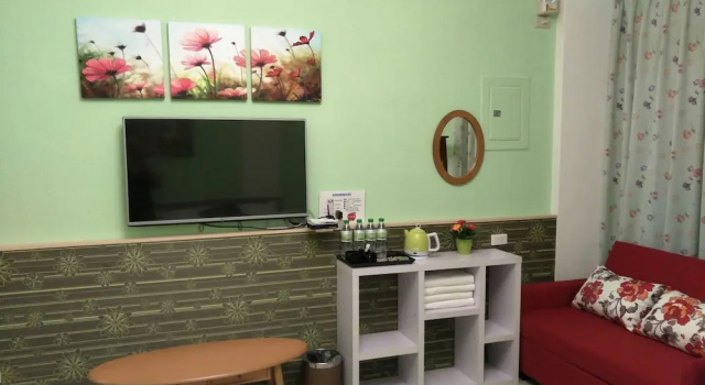 Четырёхместный номер Comfort с балконом Red Apple B&B