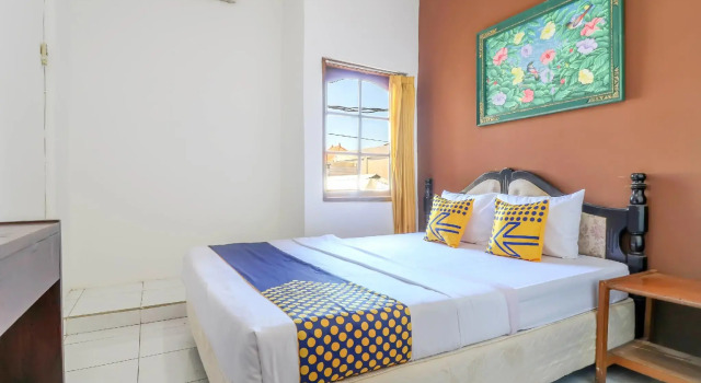 Двухместный номер Standard OYO 1927 Hotel Candra Adigraha