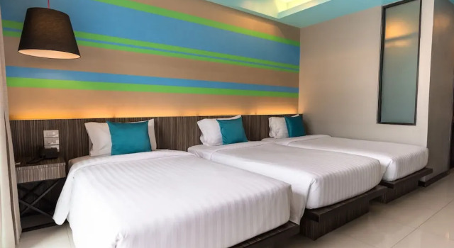 Трёхместный номер Deluxe с балконом Hotel J Residence Pattaya